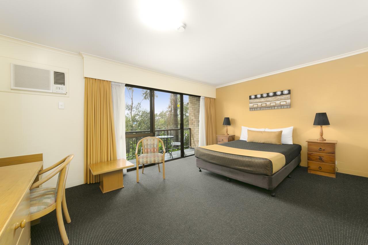 Mt Ommaney 4* Brisbane